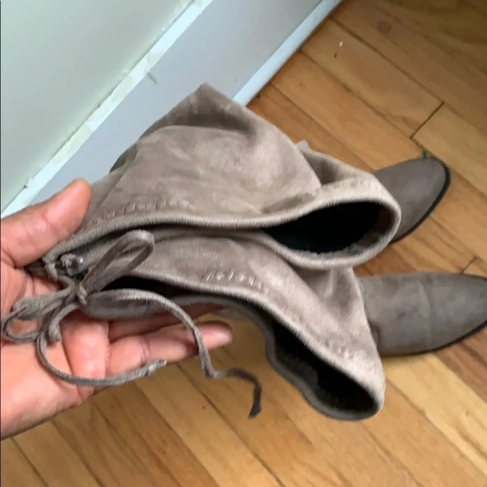 Catherine Malandrino grey suede boots shoe